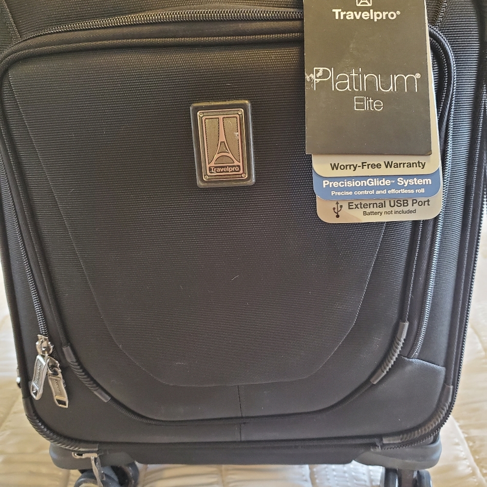 Travelpro spinner bag